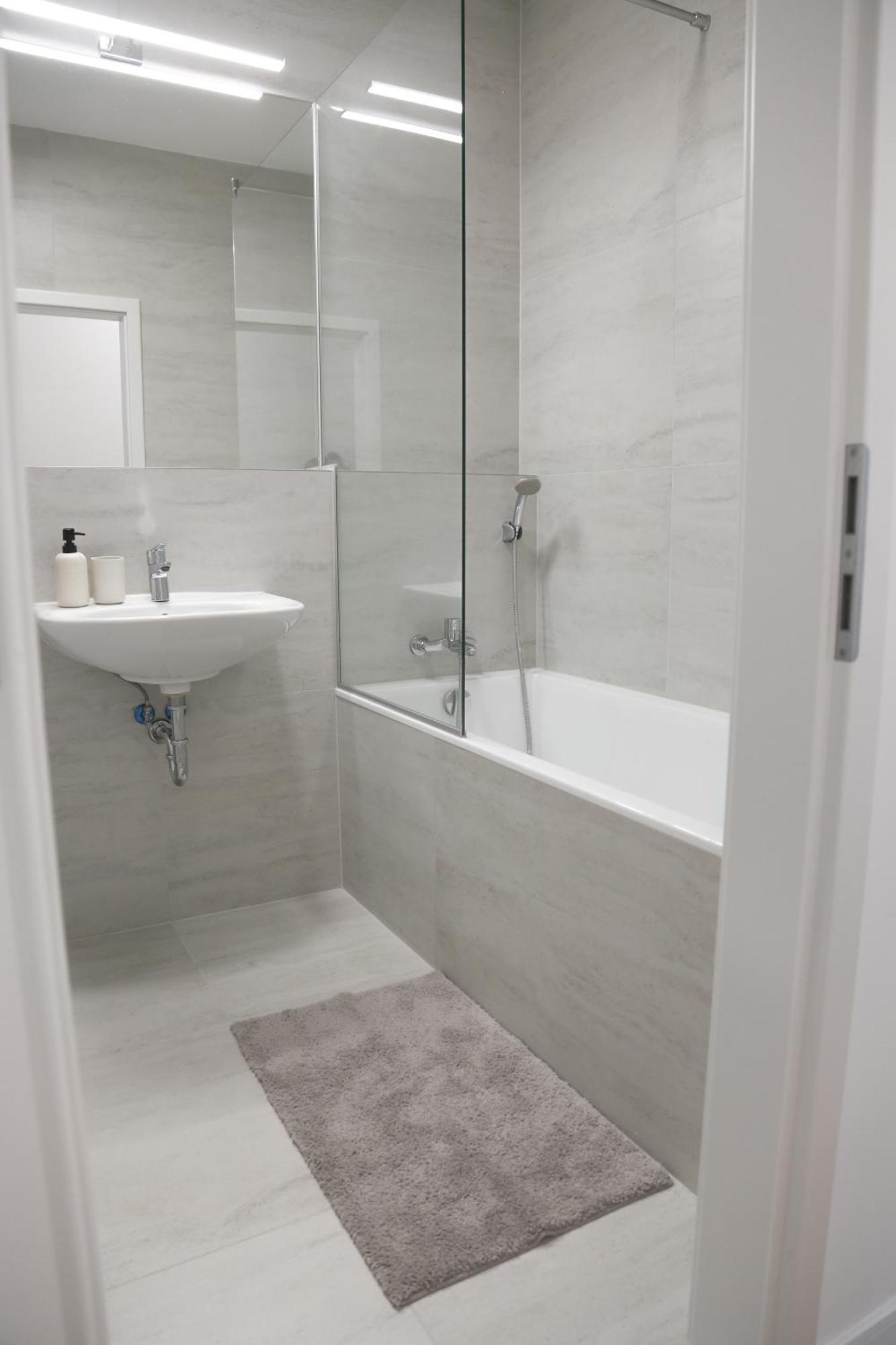 Kesselbauer Bratislava - Luxury Apartment With Free Parking Exteriör bild